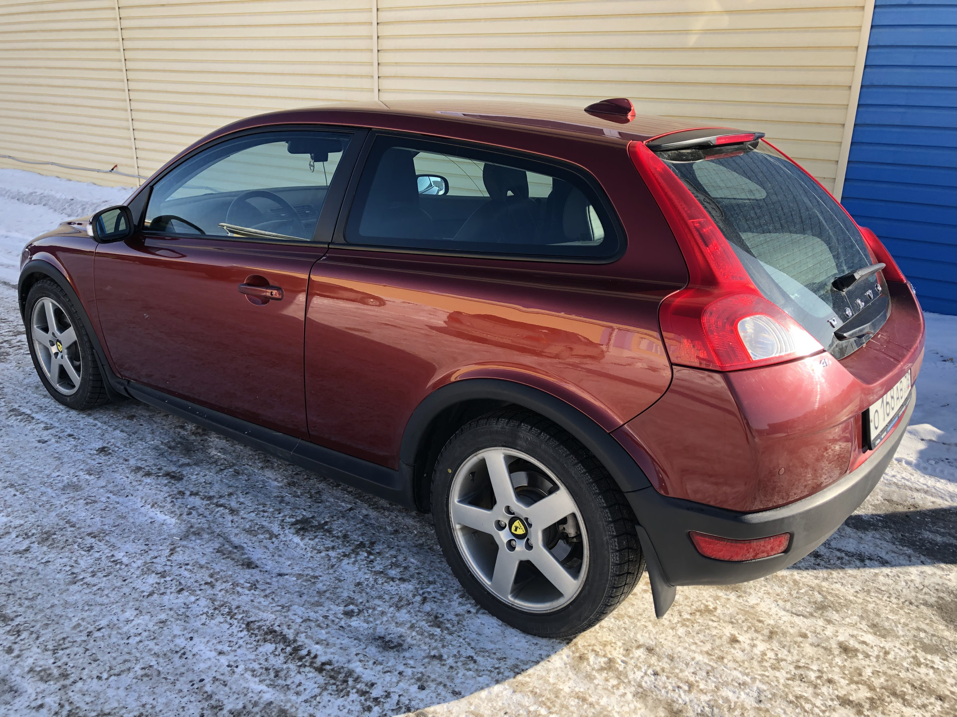 Вишневая 30. Volvo c30 r16. Volvo c30 2.4. Volvo c30 2008. Volvo c30 вишнѣвая.