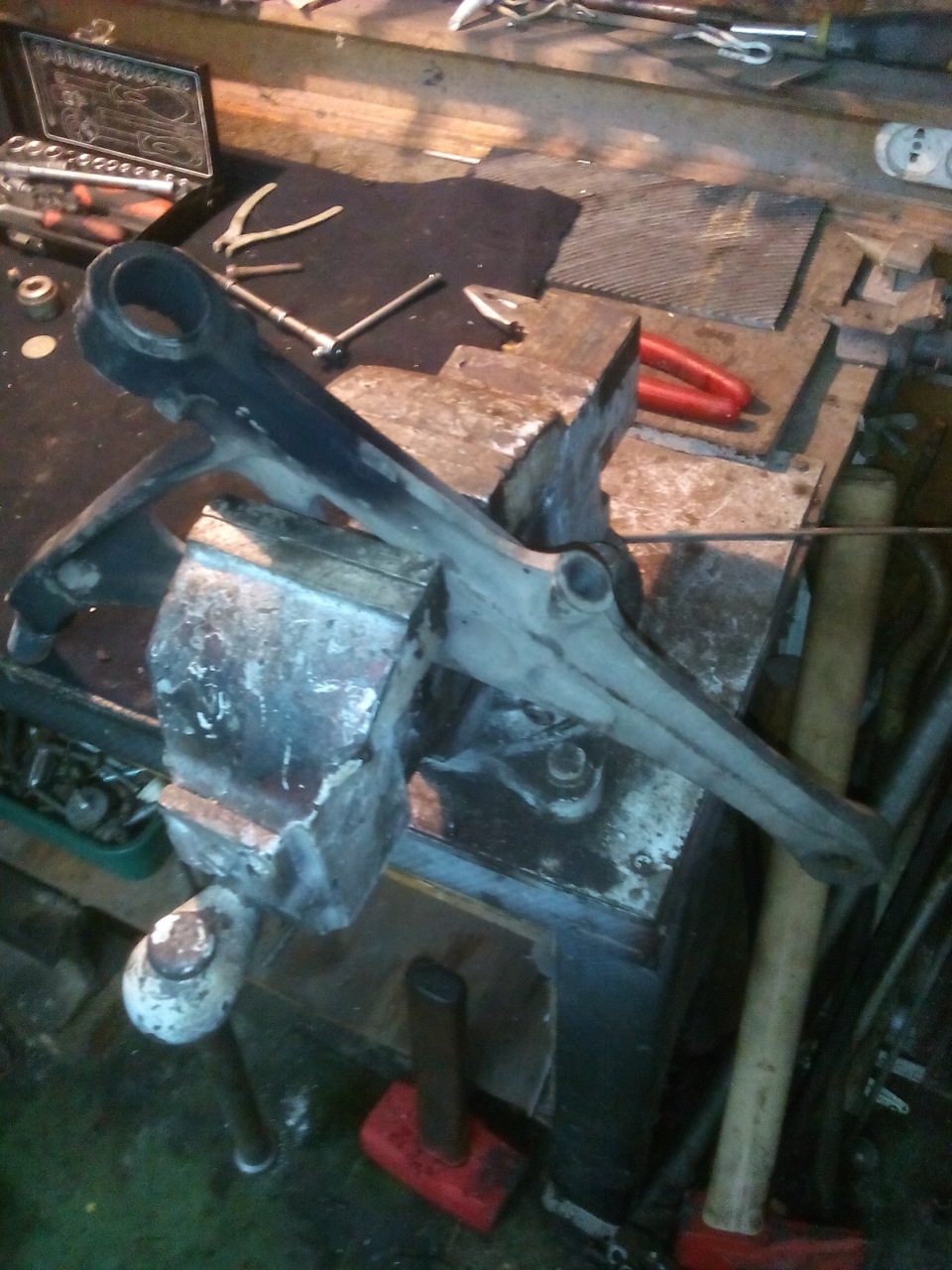 Замена троса сцепления и сайлентблоков ПЕЖО 405! — Peugeot 405, 1,9 л ...