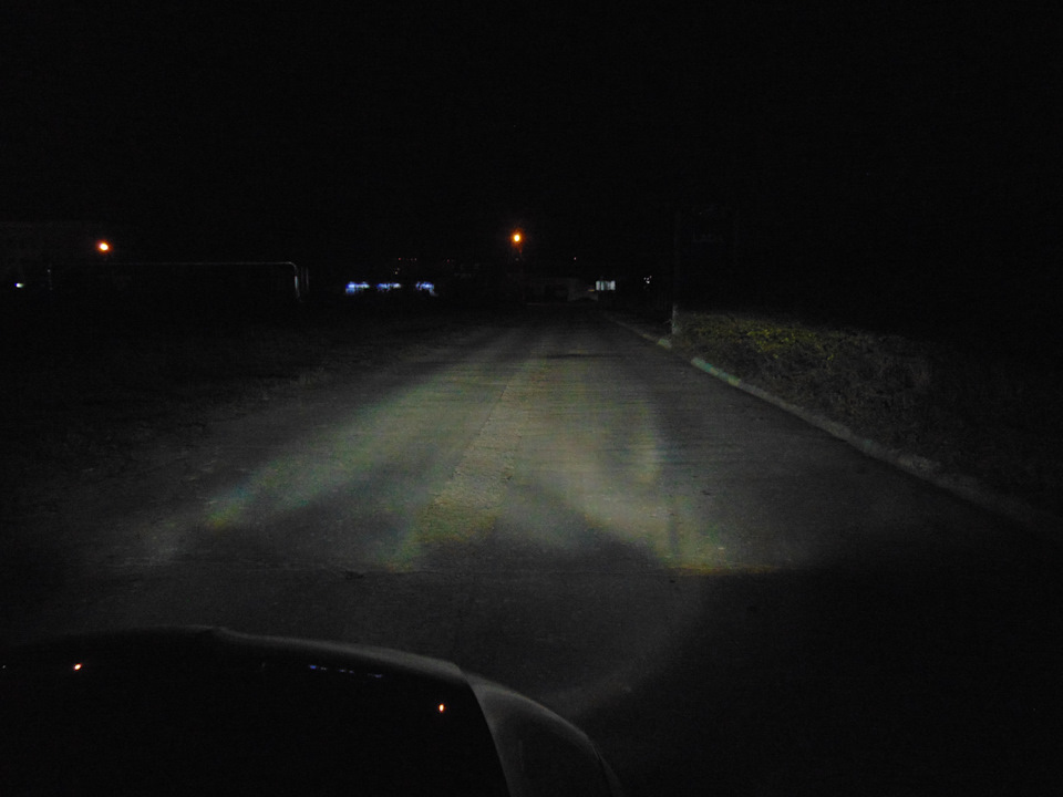 ближний ксенон — Skoda Rapid (1G)