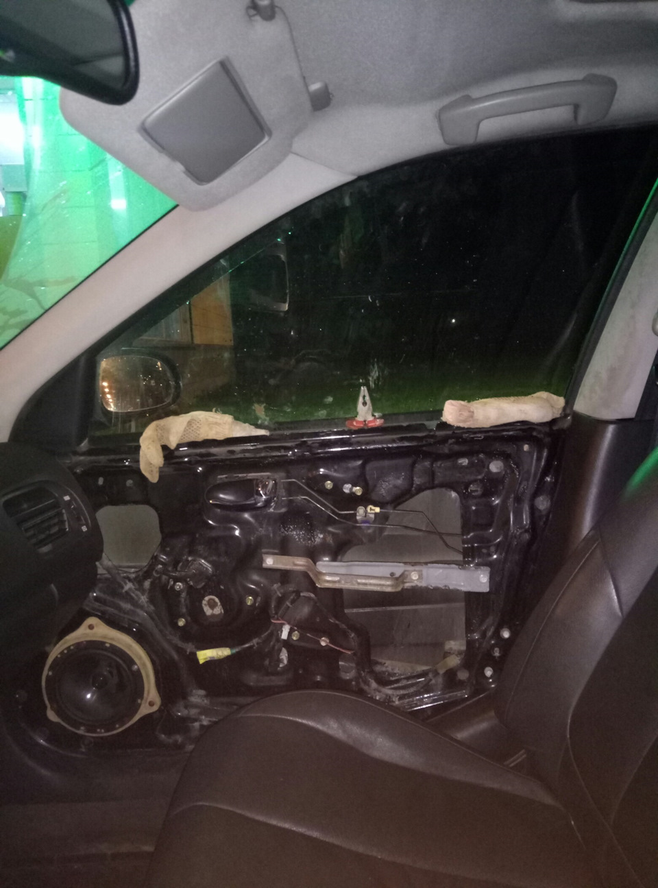 Порвался тросик стеклоподъемника — Nissan Maxima QX (A33), 3 л, 2004 ...