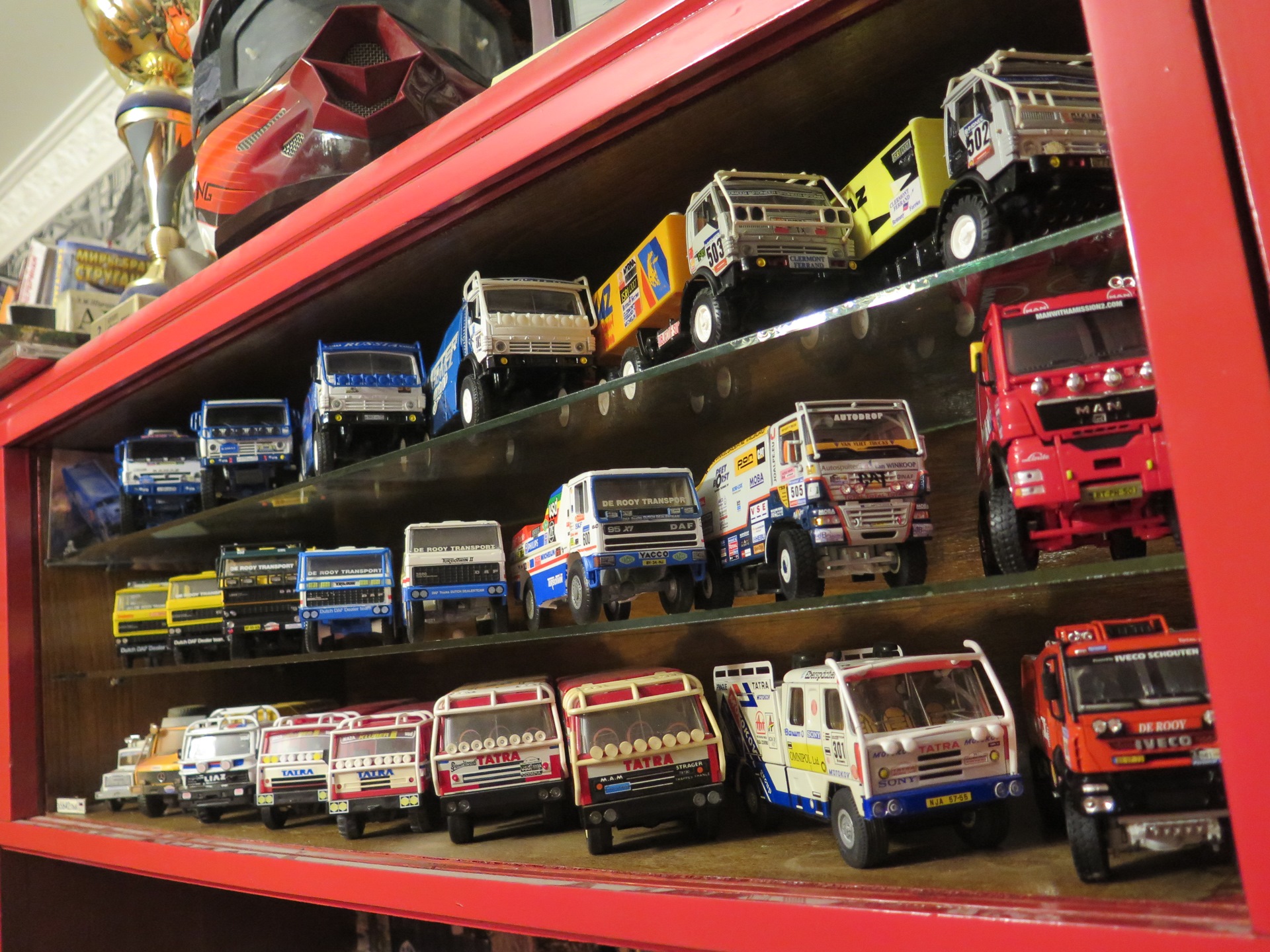 Интернет магазины моделей машин. Коллекция машинок. Коллекция масштабных моделей. Коллекционные Грузовики. Коллекционирование грузовых автомобилей.