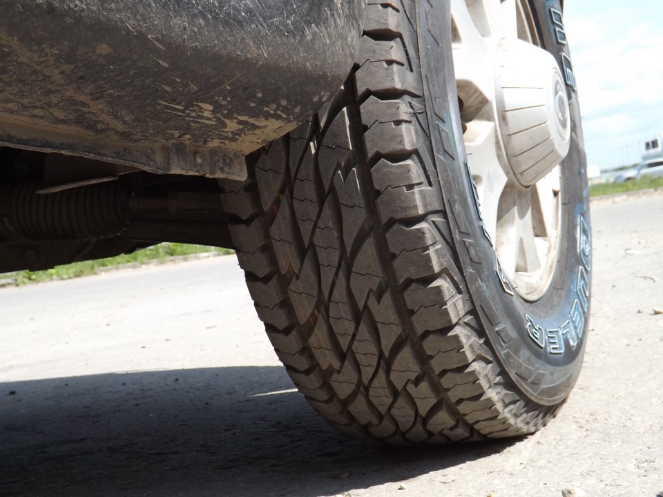 215 70 r16. Bridgestone Dueler at 697. Бриджстоун Дуэлер АТ 697. Бридж 697. Бриджстоун Дуэлер АТ 001 на УАЗ.