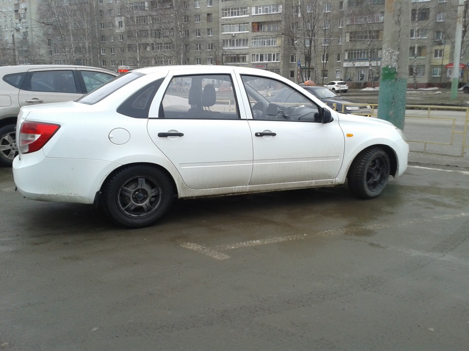 Чуть ниже — Lada Гранта (1G), 1,6 л, 2012 года | тюнинг | DRIVE2
