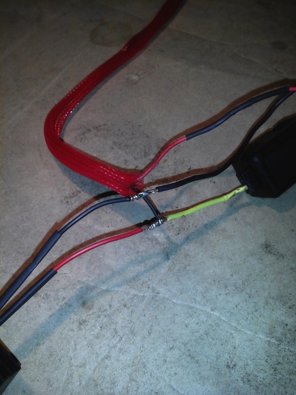 спаял хвост пионера и OEM-разъём — Audi A3 Sportback (8PA)