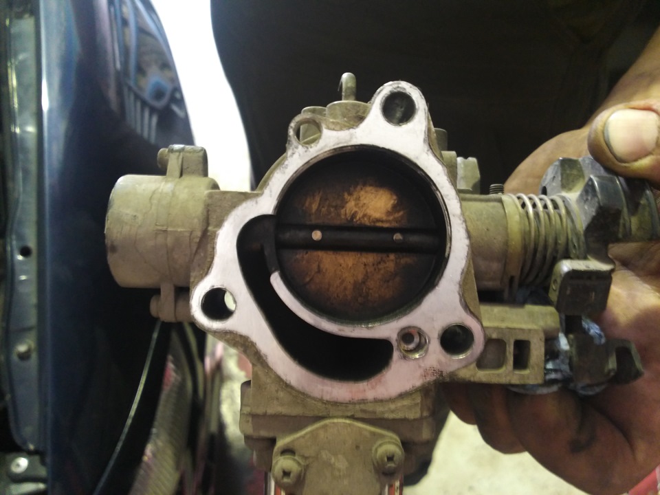 Промыл дроссельную заслонку — Toyota Curren, 2 л, 1997 года | плановое ...