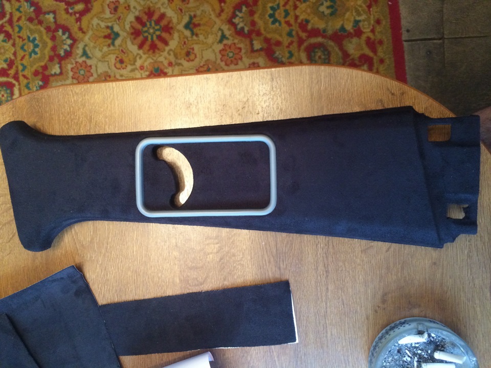 решил перетянуть потолок и стойки черной алькантарой. — BMW 7 series ...