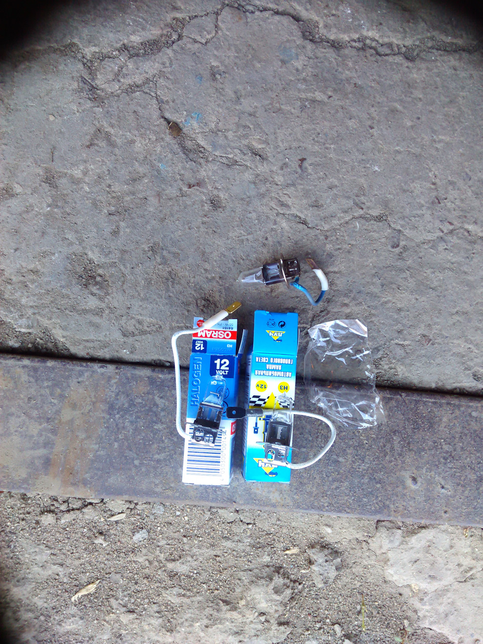 УАЗ 50000 км., дворники и лампочки ходовых огней — УАЗ Patriot, 2,7 л ...