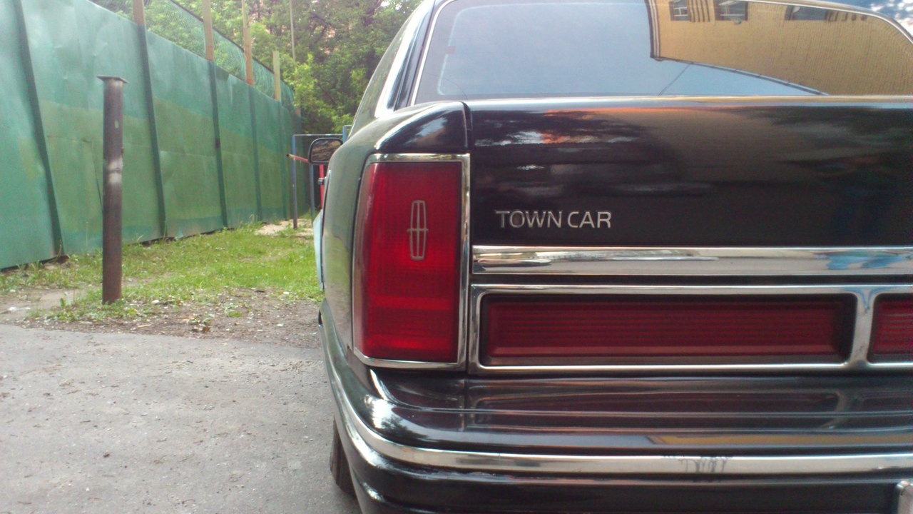 Lincoln Town Car II 4.6 бензиновый 1995 | rock-n-roll линкор на DRIVE2