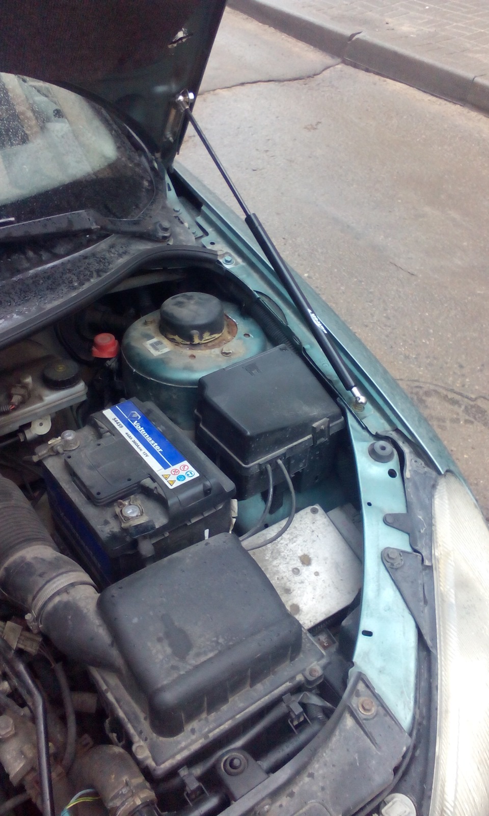 Амортизатор капота Пежо 206 — Peugeot 206, 1,4 л, 2000 года | тюнинг ...