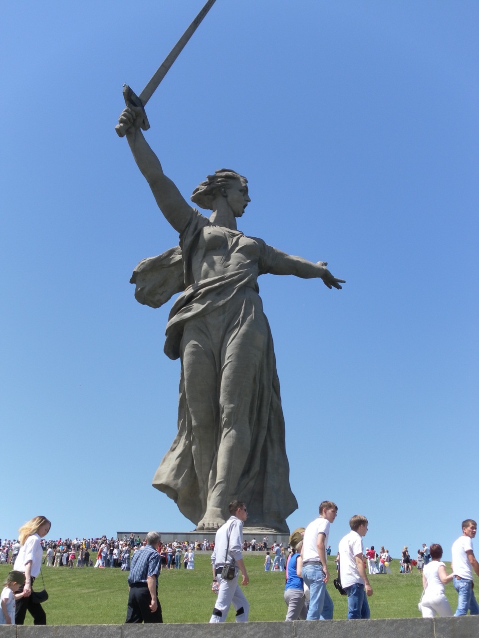 Родина мать