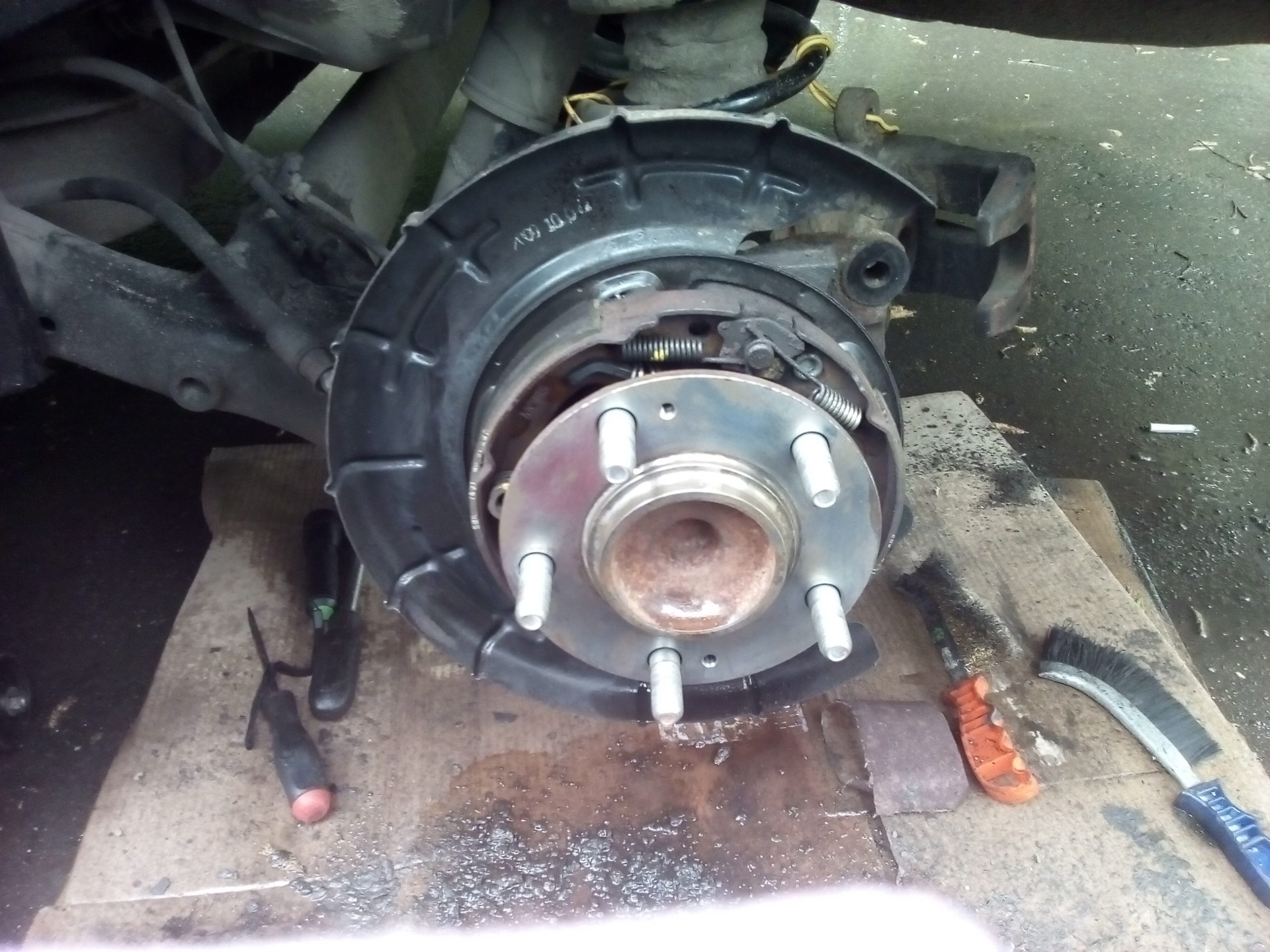 Замена передних тормозных колодок киа церато 2. Передние тормоза церато 1. Cerato koup ii (td), 01/09 колодки. Киа серато 2 направляющие колодок. Пружины тормозных колодок киа церато 3.