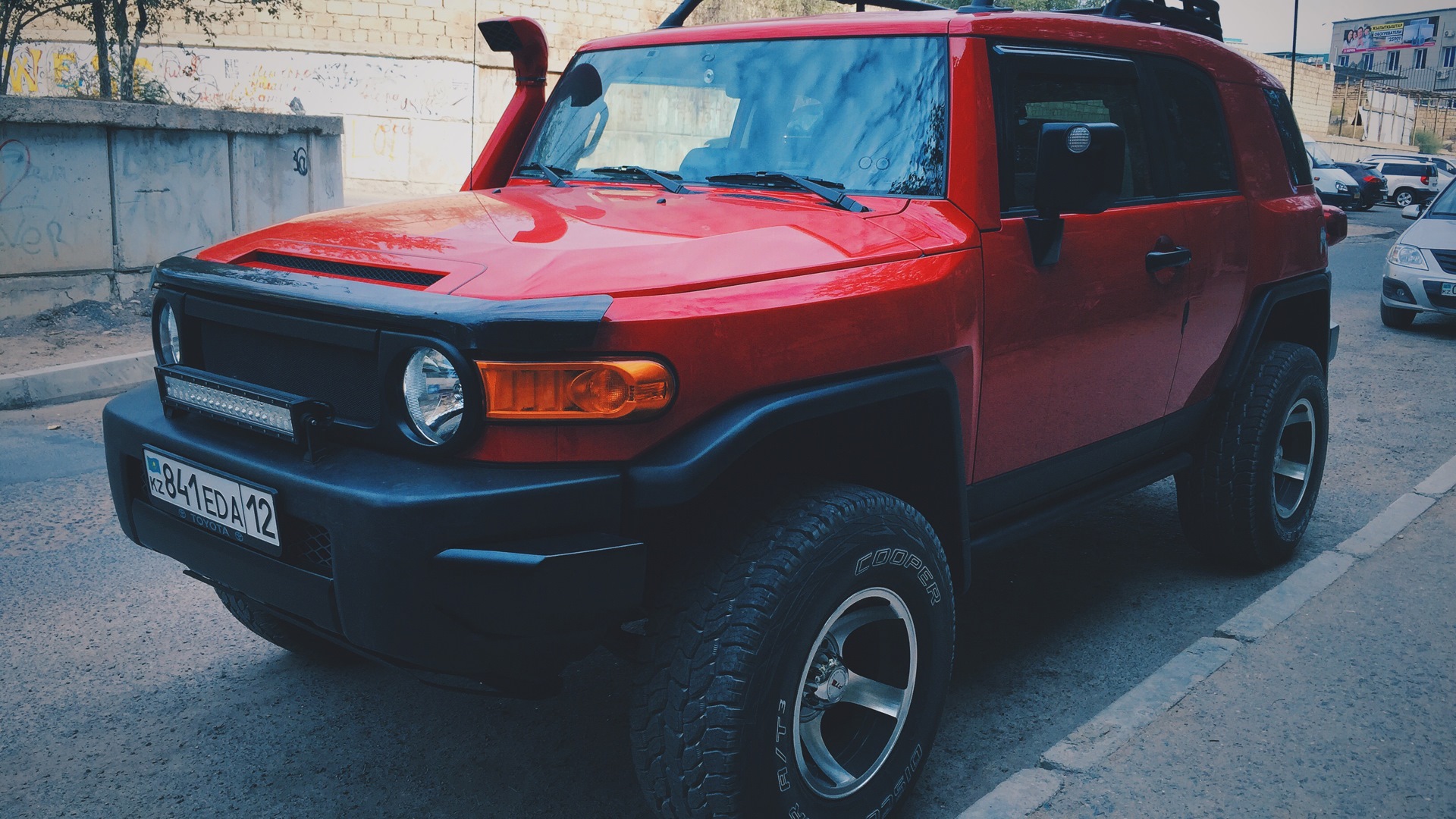 Toyota FJ Cruiser Red