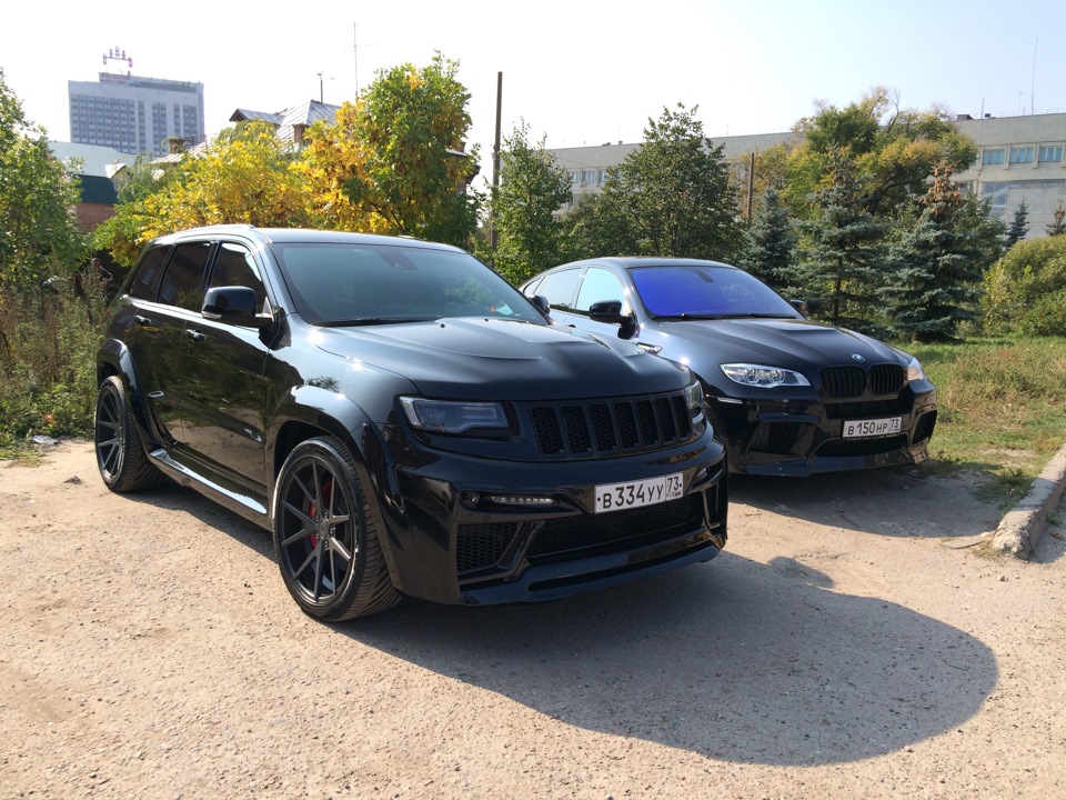 Jeep Grand Cherokee черный тонированный