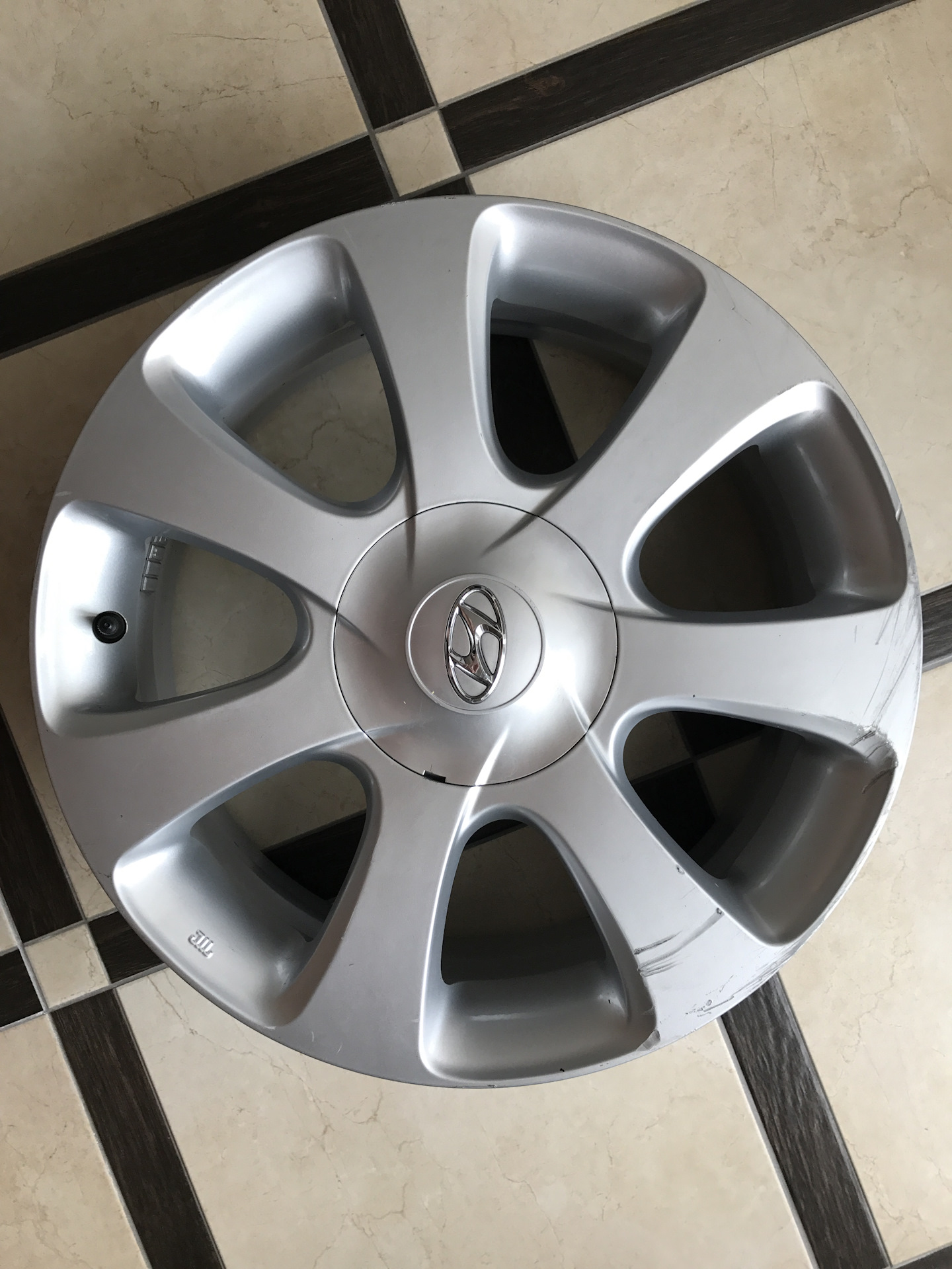 Диск r17 5. Elantra r17 Disk. Диски Hyundai Elantra MD r17 графит.