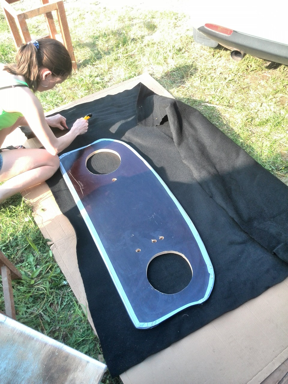 Далее размечаем карпет. Карпет решил взять черный, чтобы на его фоне выделялся усилок. — Chevrolet Lacetti 5D