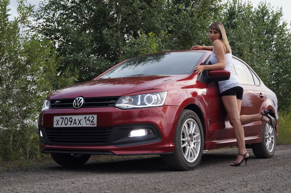 Volkswagen Polo sedan РґРµРІСѓС€РєРё