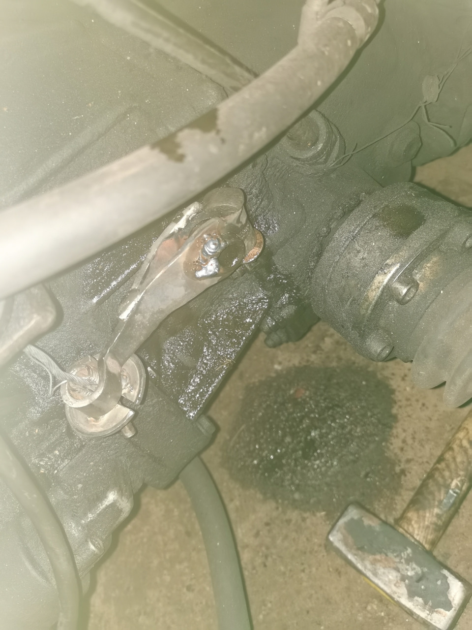 Ремонт тяги сцепления и замена держателя троса — Москвич 2141, 1,8 л ...