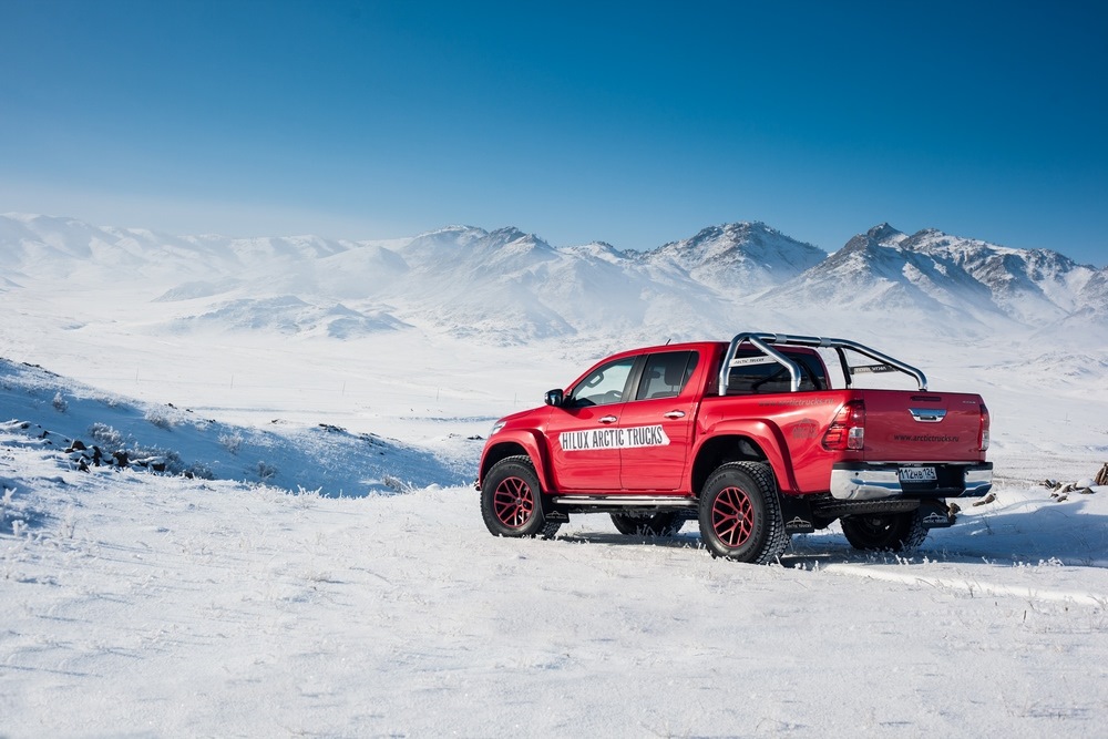 Toyota Hilux Arctic Trucks 35