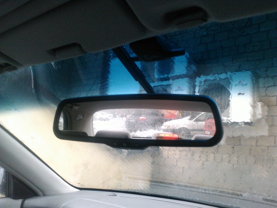 Установка салонного зеркала с дисплеем, диммером и компасом — Mazda ...