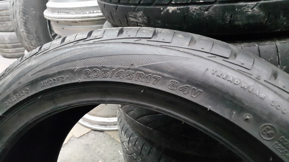 Летние шины Bridgestone MY02 Sporty Style 205/45 R17 84V — Volkswagen ...