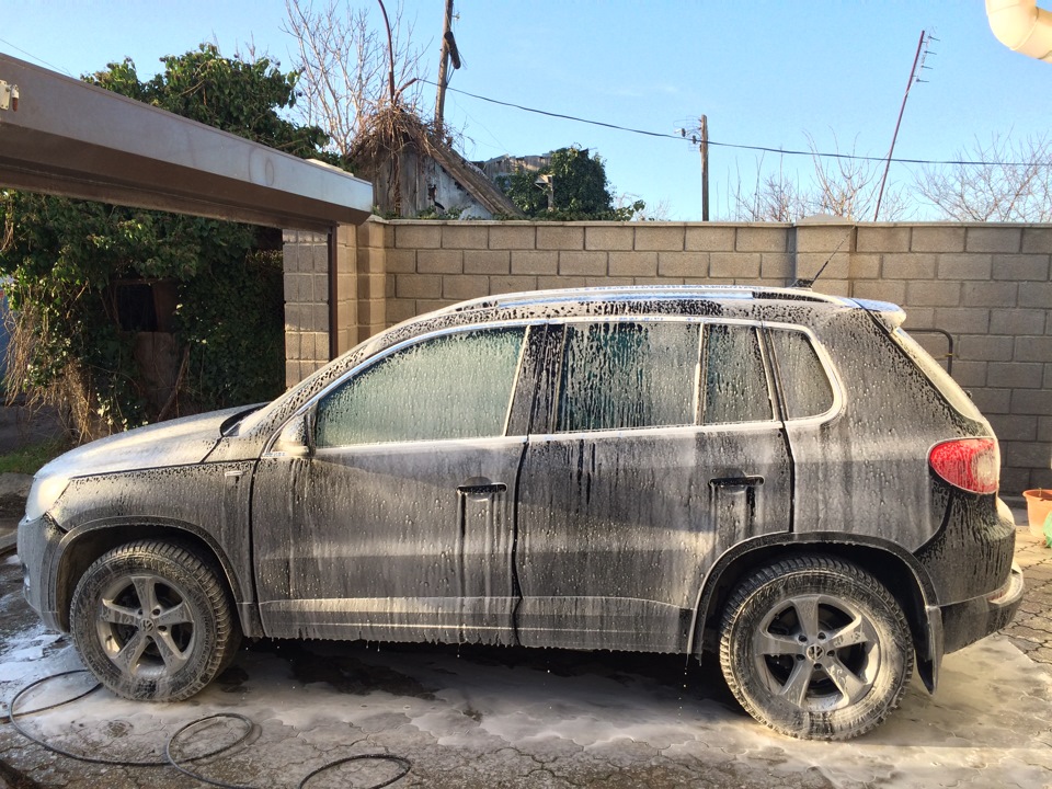 Мойка авто керхер 5.200 — Volkswagen Tiguan (1G), 2 л, 2010 года ...