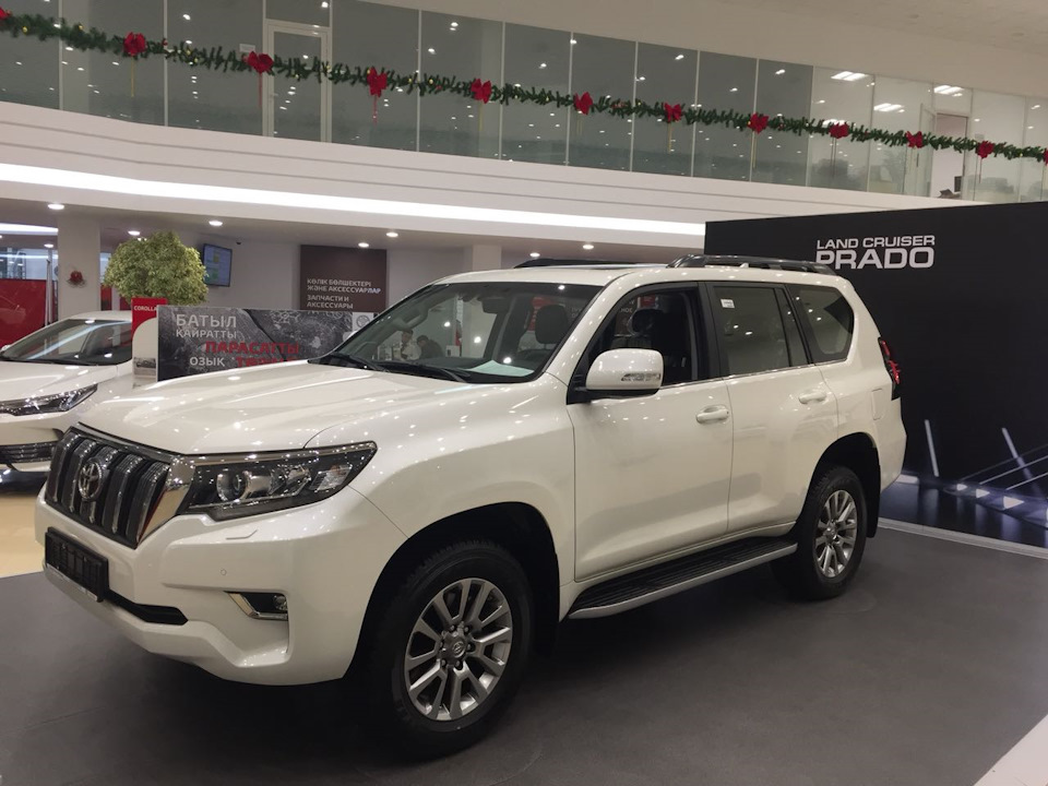 Тойота прадо в челябинской. Toyota Land Cruiser Prado 4.0 at 70-th Anniversary. Toyota Land Cruiser Prado 4.0 2016 Ростов на Дону. Сколько секунд до сотни Тойота Лэнд Крузер Прадо 4.0 бензин.