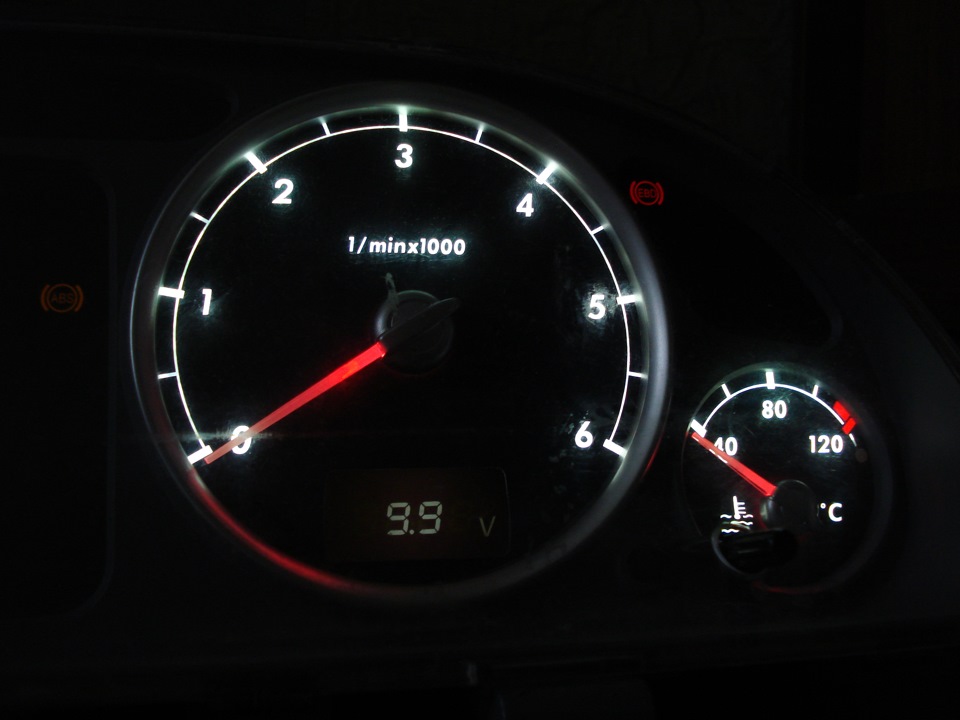 газель прыгает стрелка спидометра