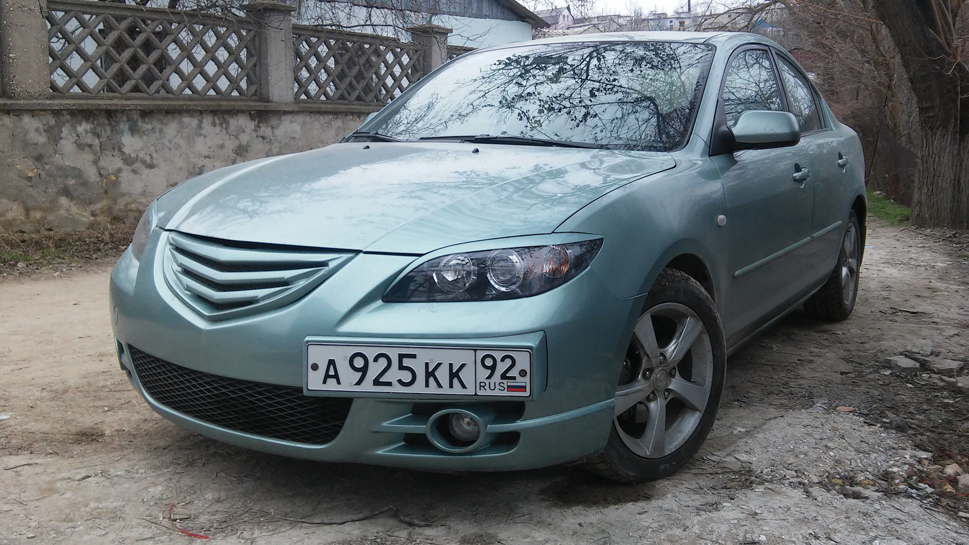 Mazda 3 drive2. Мазда 3 2004 зеленая. Мазда 3 2009 года седан гос номер. Мазда 3 номер сбоку. Мазда 3 2008 150 лс гос.номер.