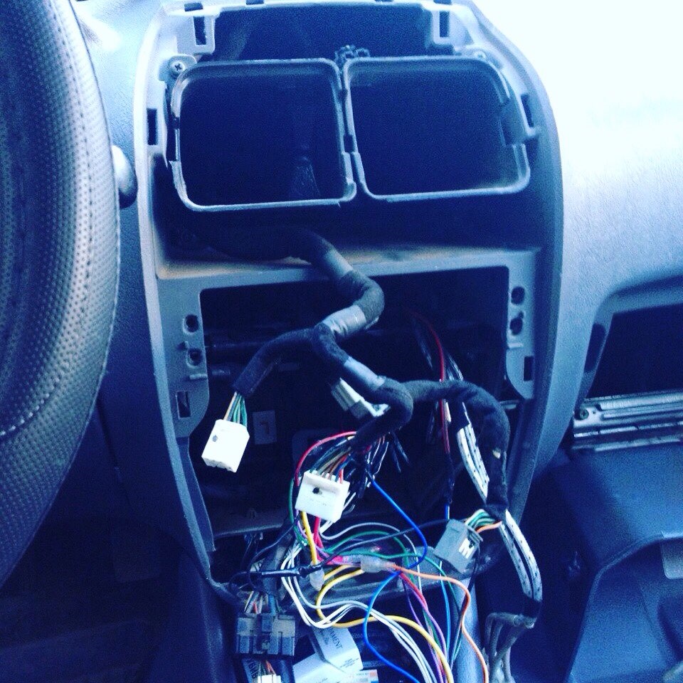 Перетяжка передней панели чёрной алькантарой — Hyundai Accent (2G), 1,5 ...