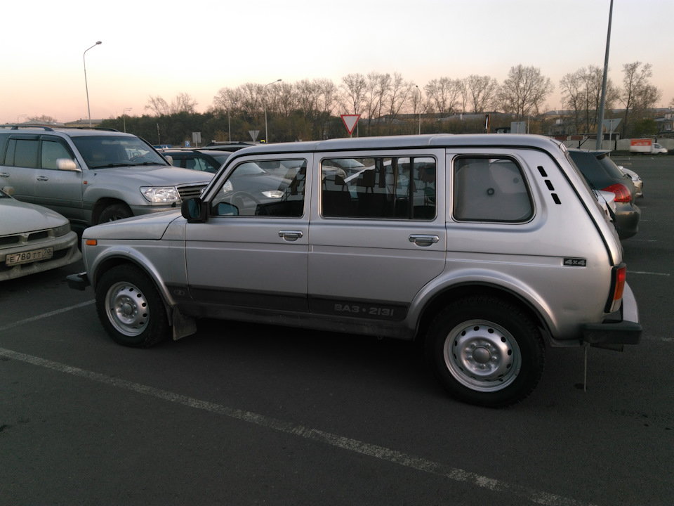 45700км Красим стальные диски в цвет кузова — Lada 2131, 1,7 л, 2011 ...