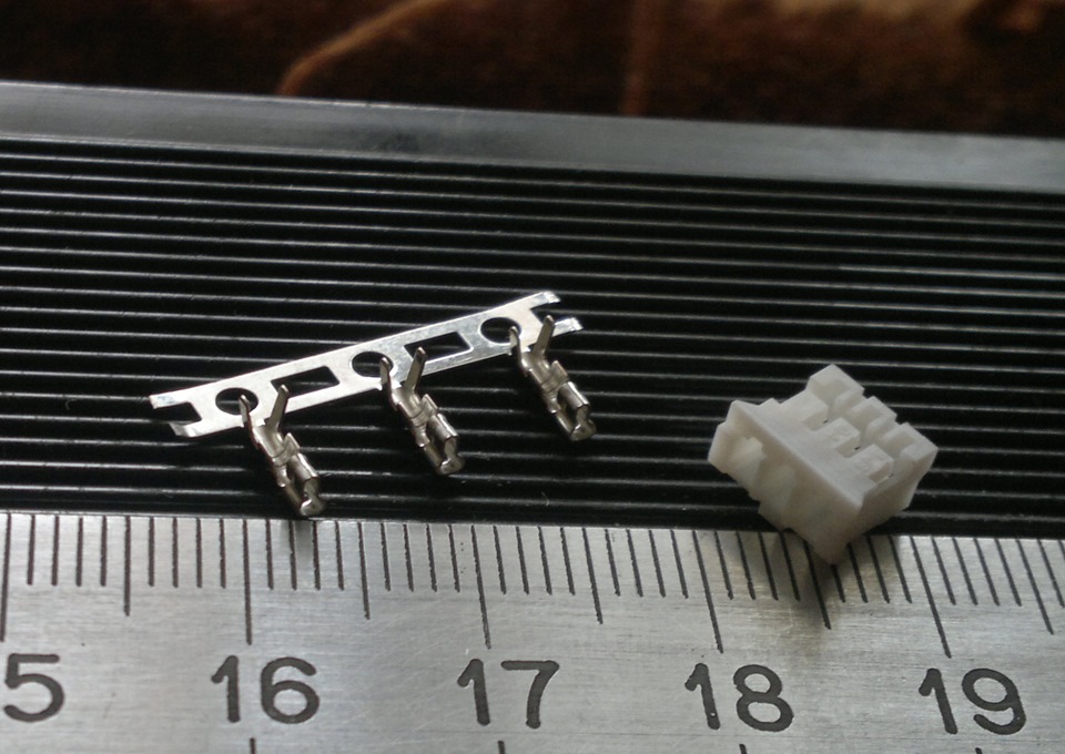 Разъём для подключения датчиков к штатной сигнализации Калина-Приора ...