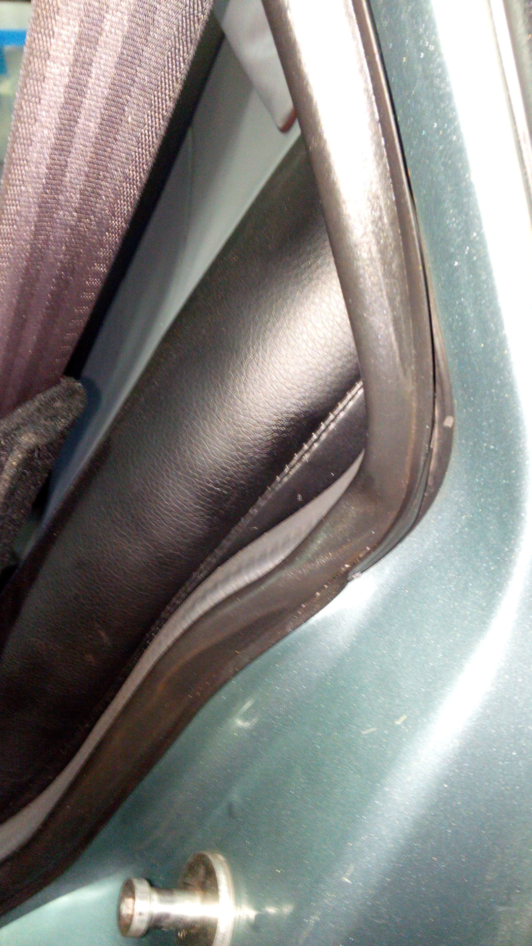 верхние уплотнительные резинки ваз 2110. верхняя уплотнительная резинка ваз 2112. уплотнители проема дверей ваз 2110. 2112-6307024-02р. уплотнитель крышки багажника ваз 2112 l 3920мм брт 2112-6307024-02р.