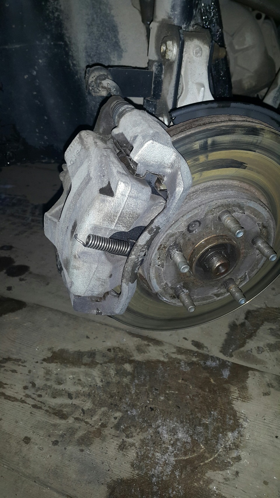 Устранение стука суппортов. — Chevrolet Cruze (1G), 1,8 л, 2010 года ...