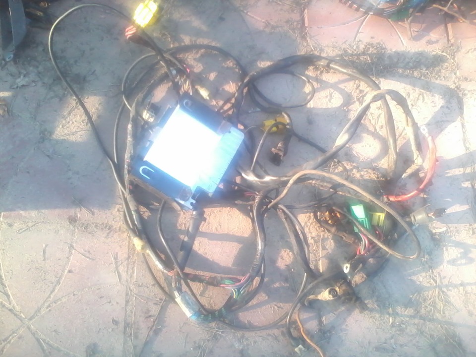 ЭУТ или АБС старого образца — Ford Scorpio I, 2 л, 1992 года | запчасти ...