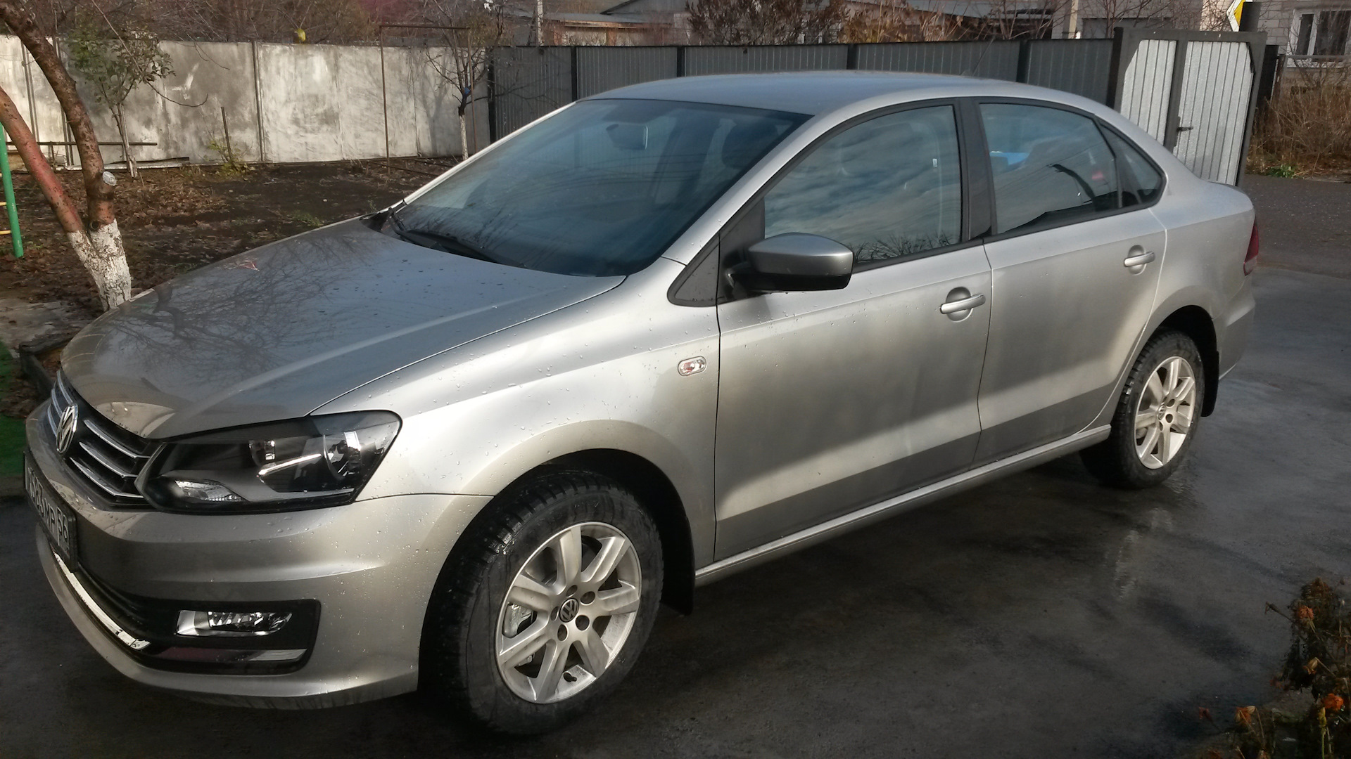 Р‘РµР»С‹Р№ Polo sedan TSI