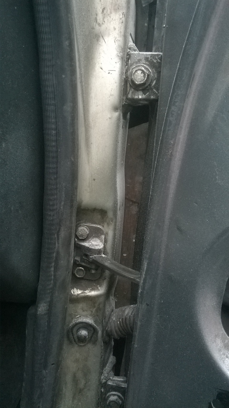 регулировка зазоров дверей. регулировка зазоров дверей 2140. регулировка замка двери авто. регулировка зазоров переднего бампера 2114. регулировка дверей рено логан 2.