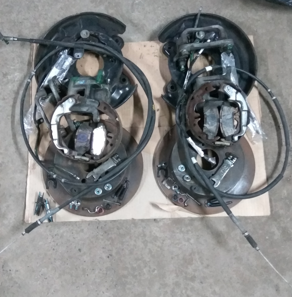 Замена задних барабанных тормозов на дисковые — Toyota Voxy (2G), 2 л ...