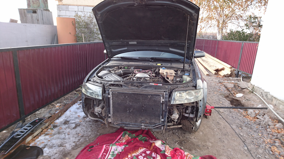 Лопнул патрубок.Слетел тросик капота — Audi A4 (B6), 2,4 л., 2002 года ...