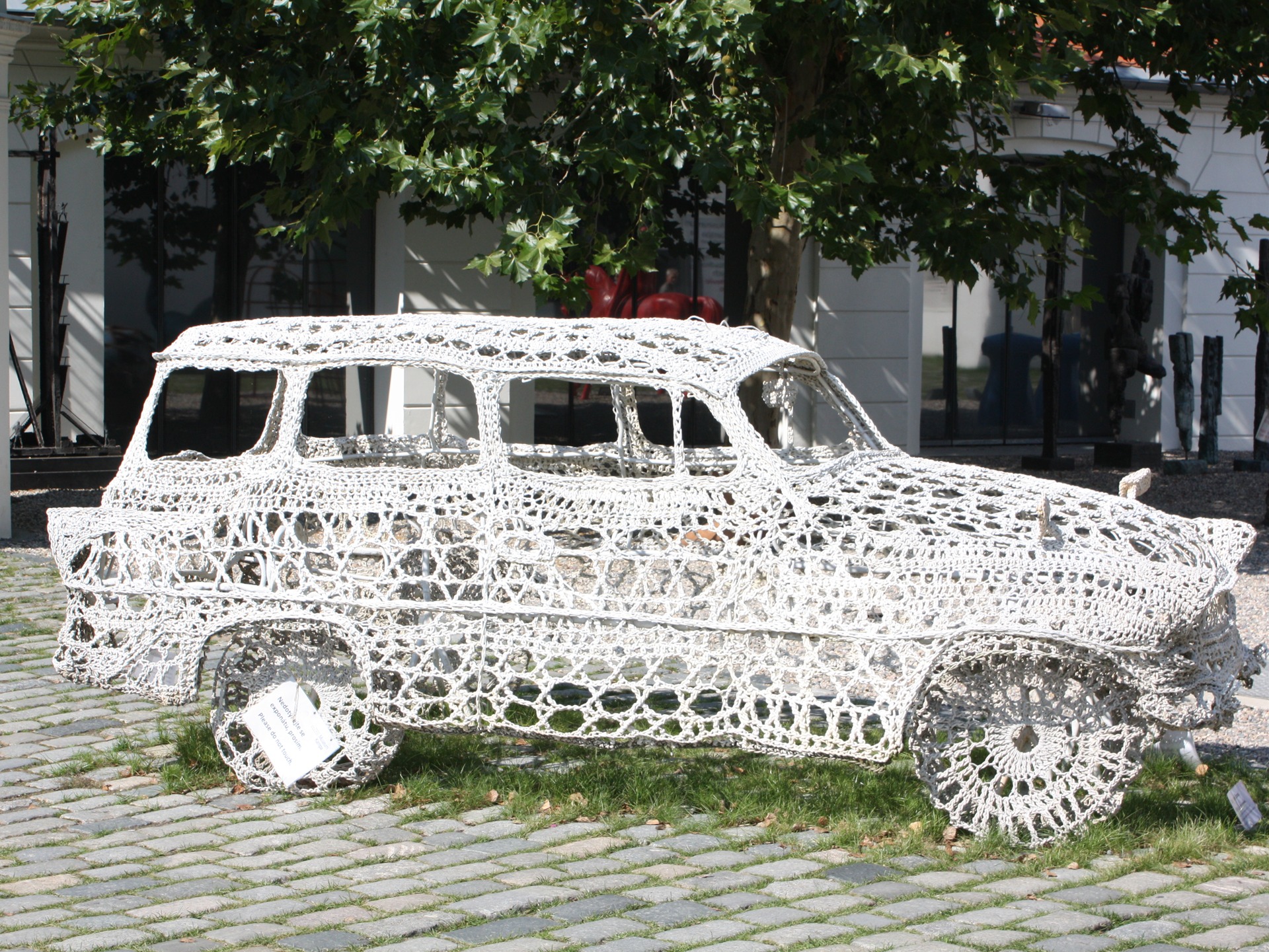 Связанная автомобилями. Вязаный автомобиль. Вяжем на машине.