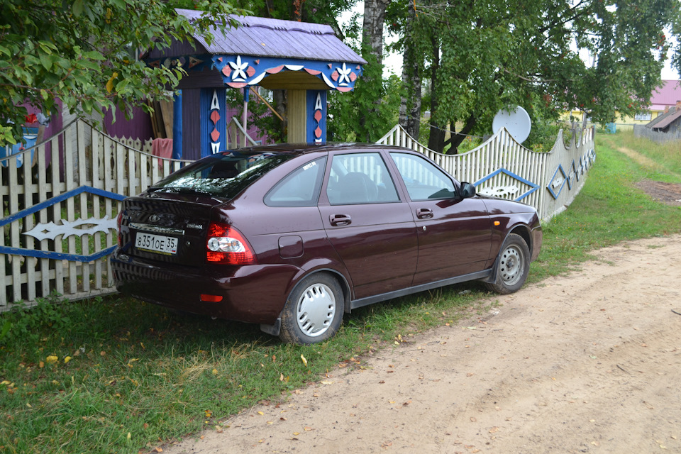 Приора хэтчбек цвет портвейн 2008г