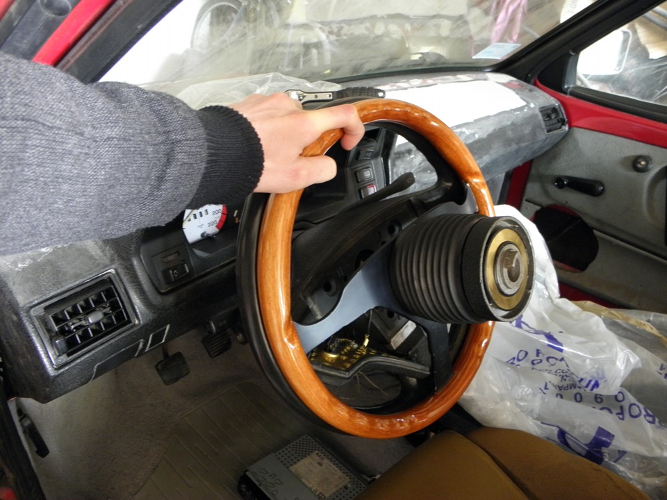 примерил рулец — Volkswagen Polo Mk2, 1,6 л, 1988 года | просто так ...