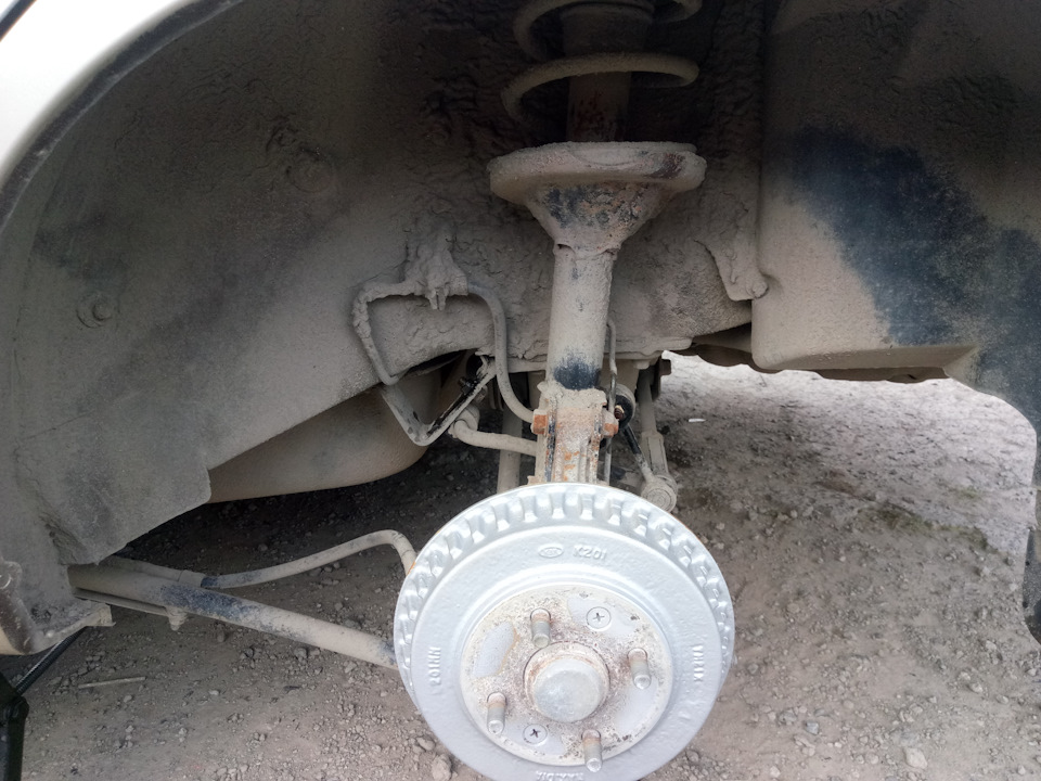 Замена задних стоек стабилизаторов и втулок штанги стабилизатора ...