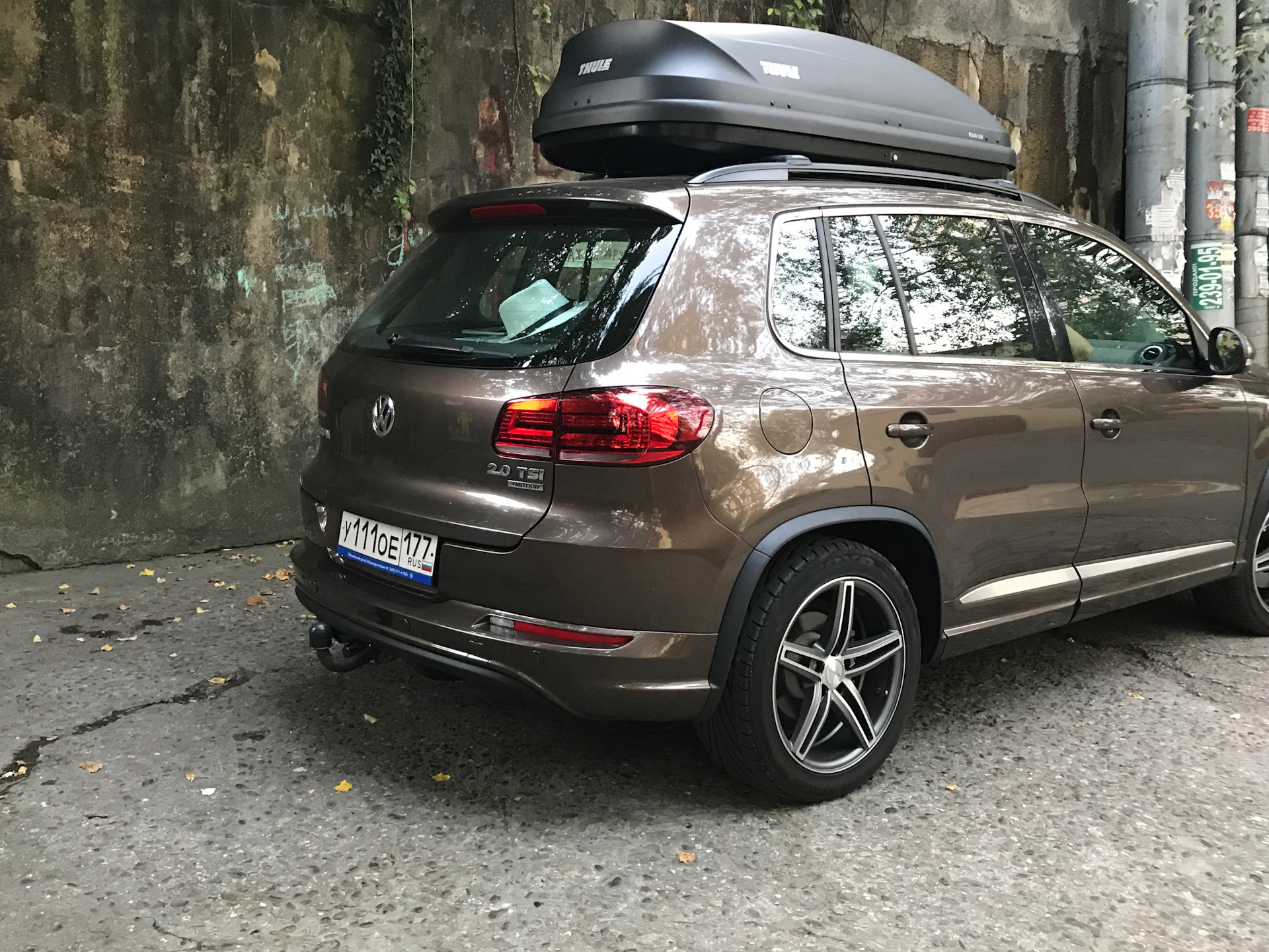 Диски на тигуан. Mak 18 Tiguan 2. Mak Zenith Tiguan. Zenith r18 Tiguan. Фольксваген Тигуан 2 Тоффи Браун.