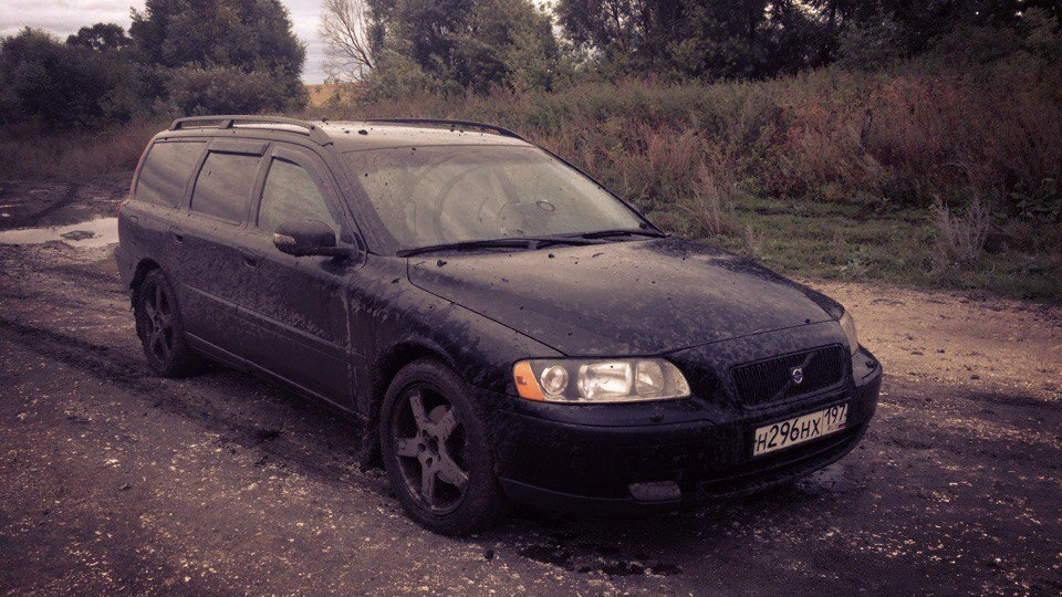 Volvo V70 чёрный лось
