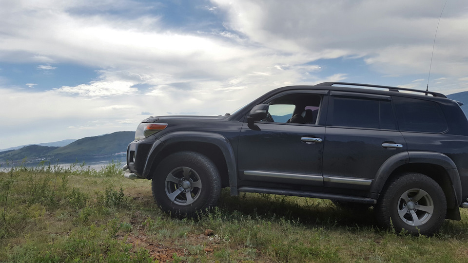 Toyota Land Cruiser 300 Arctic Trucks