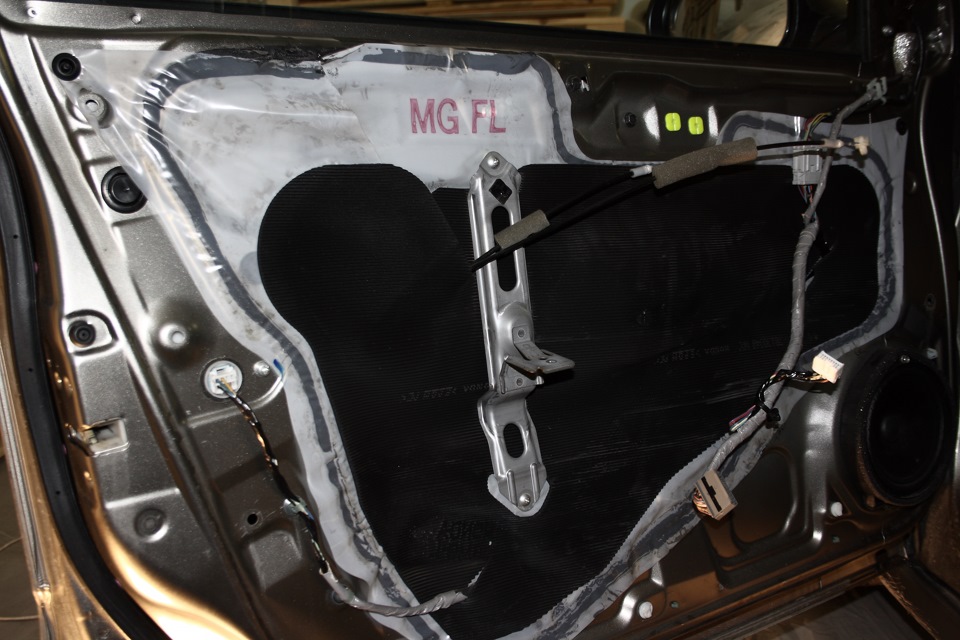 Шумоизоляция дверей — Honda Civic Hatchback (8G), 1,8 л, 2007 года ...