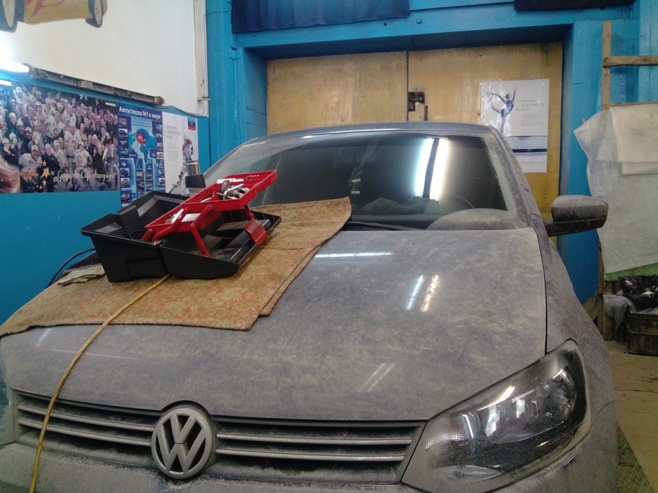 Ремонт скола на лобовом — Volkswagen Polo Sedan, 1,6 л, 2014 года ...