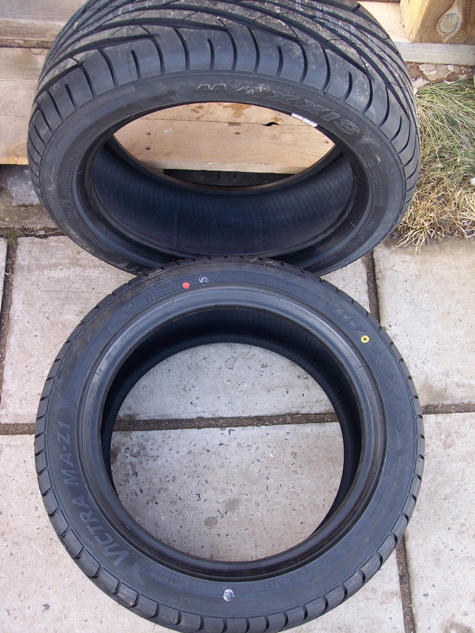 Шины Maxxis MA-Z1 Victra 195/50/15 и масло в кпп Motul Gear Competition ...