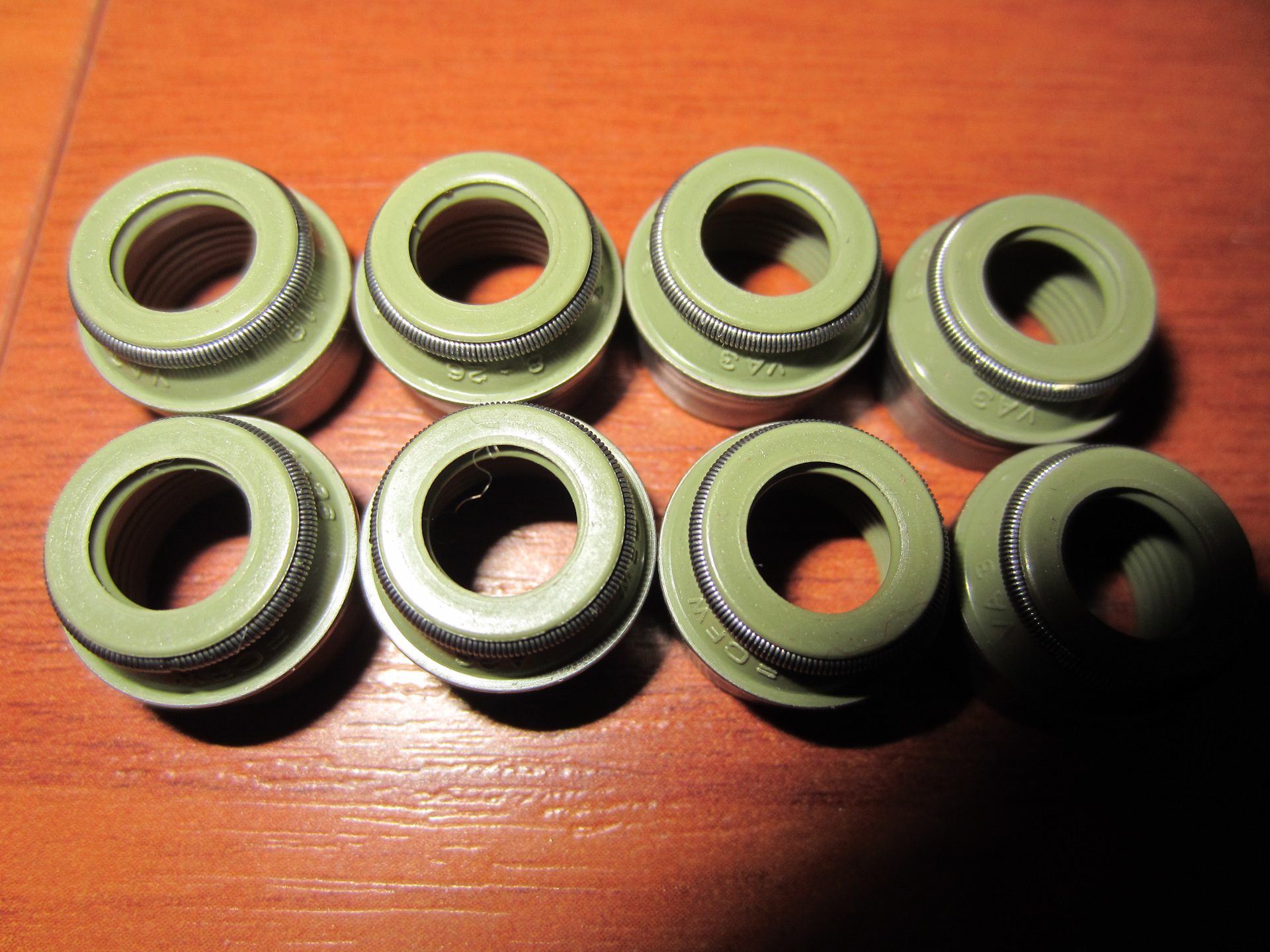 Сальники клапанов мтз д-240. Бонки sram. Сальники клапанов ланос 1,6. Манжета клапана. Манжета клапана.