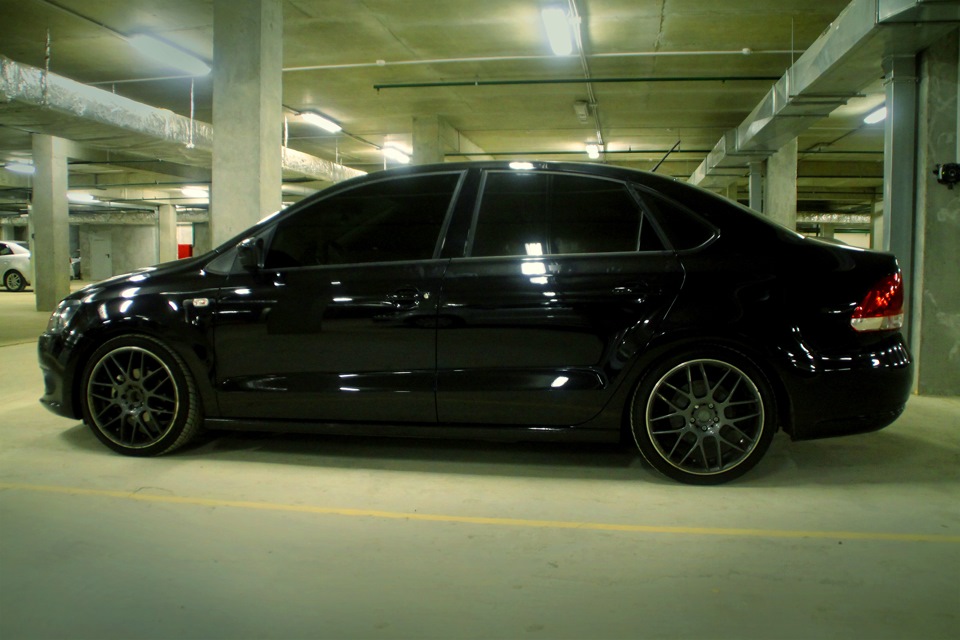 Volkswagen Polo sedan Black Edition